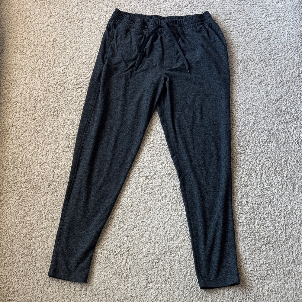 Outdoor Voices CloudKnit Slim Sweatpant Charcoal Gray Men’s Size Large